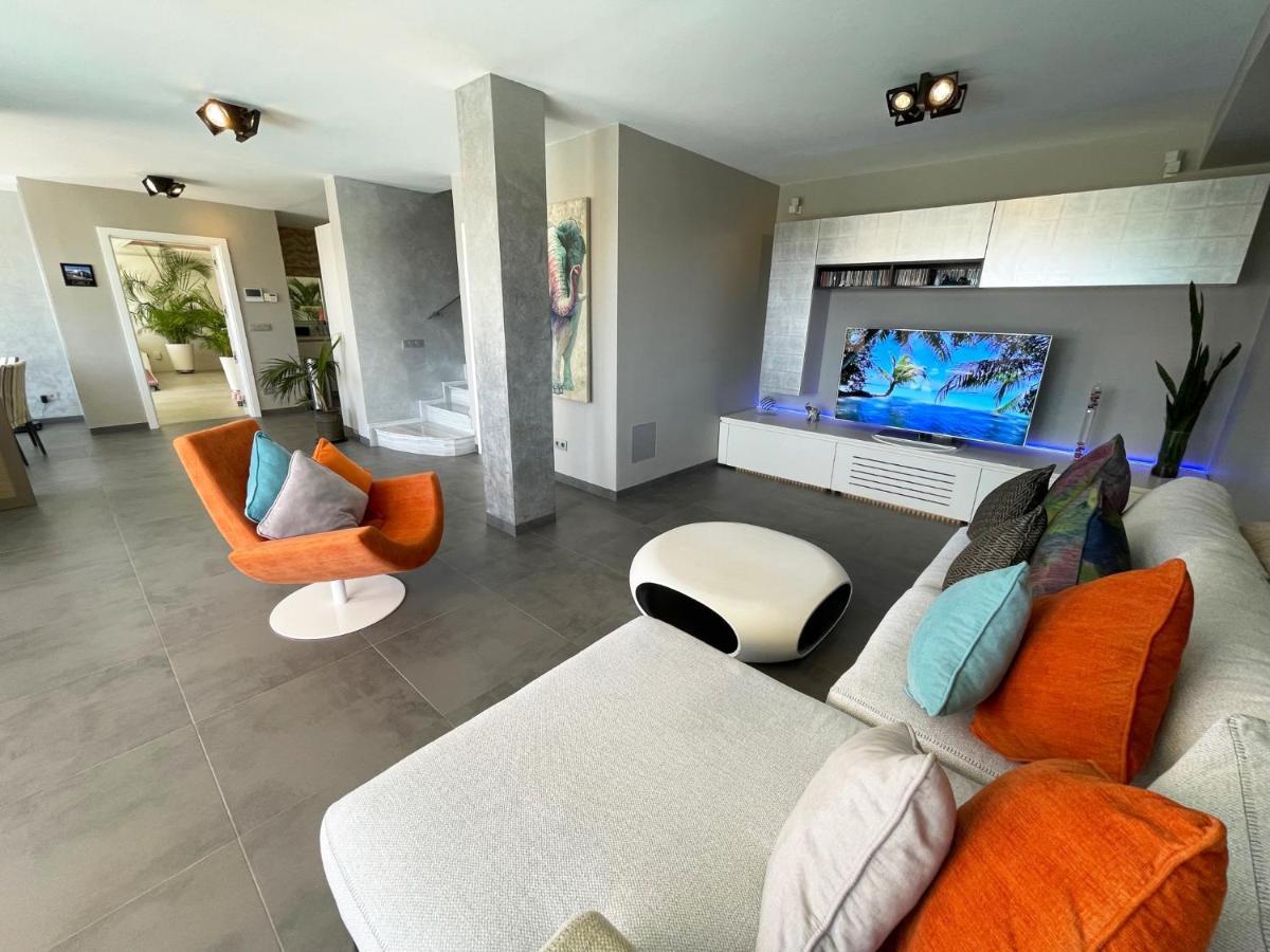 Luxury Villa Morelli With Seaview & Heated Pool Maspalomas  Exterior photo